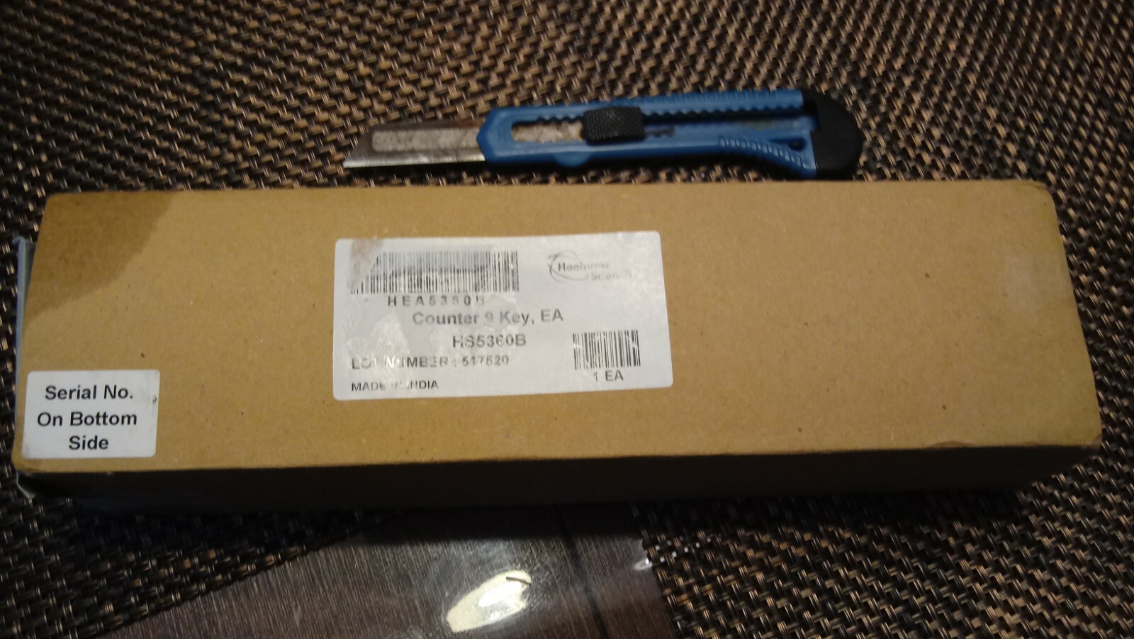 New Heathrow Scientific HS5360B 9 Key Counter VINYL/PLASTIC CASE IS DAMAGED