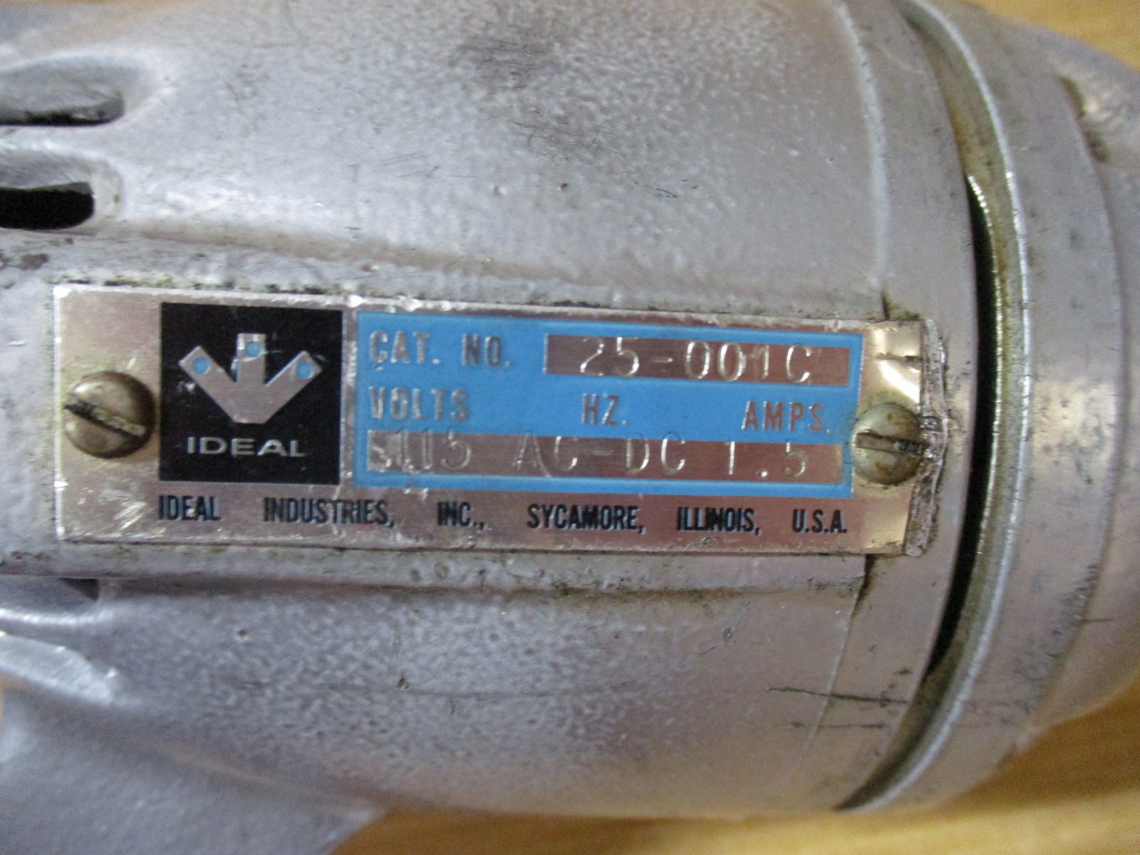 Ideal 25-001C Vintage Rotary Cutter 25001C