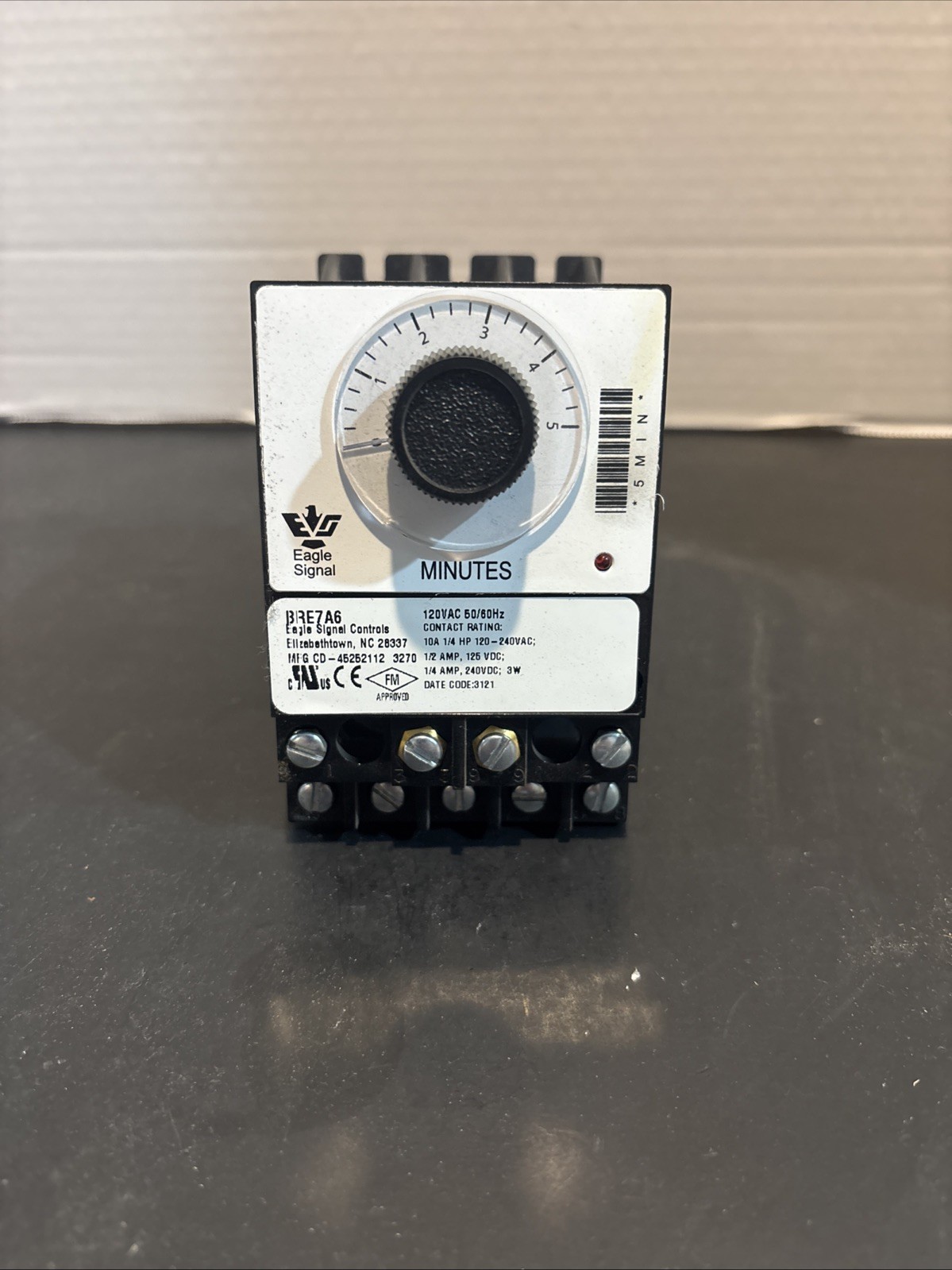 NEW EAGLE SIGNAL BRE7A6 RESET TIMER 0-5MIN 120VAC 50/60HZ 10A 1/4HP NOS