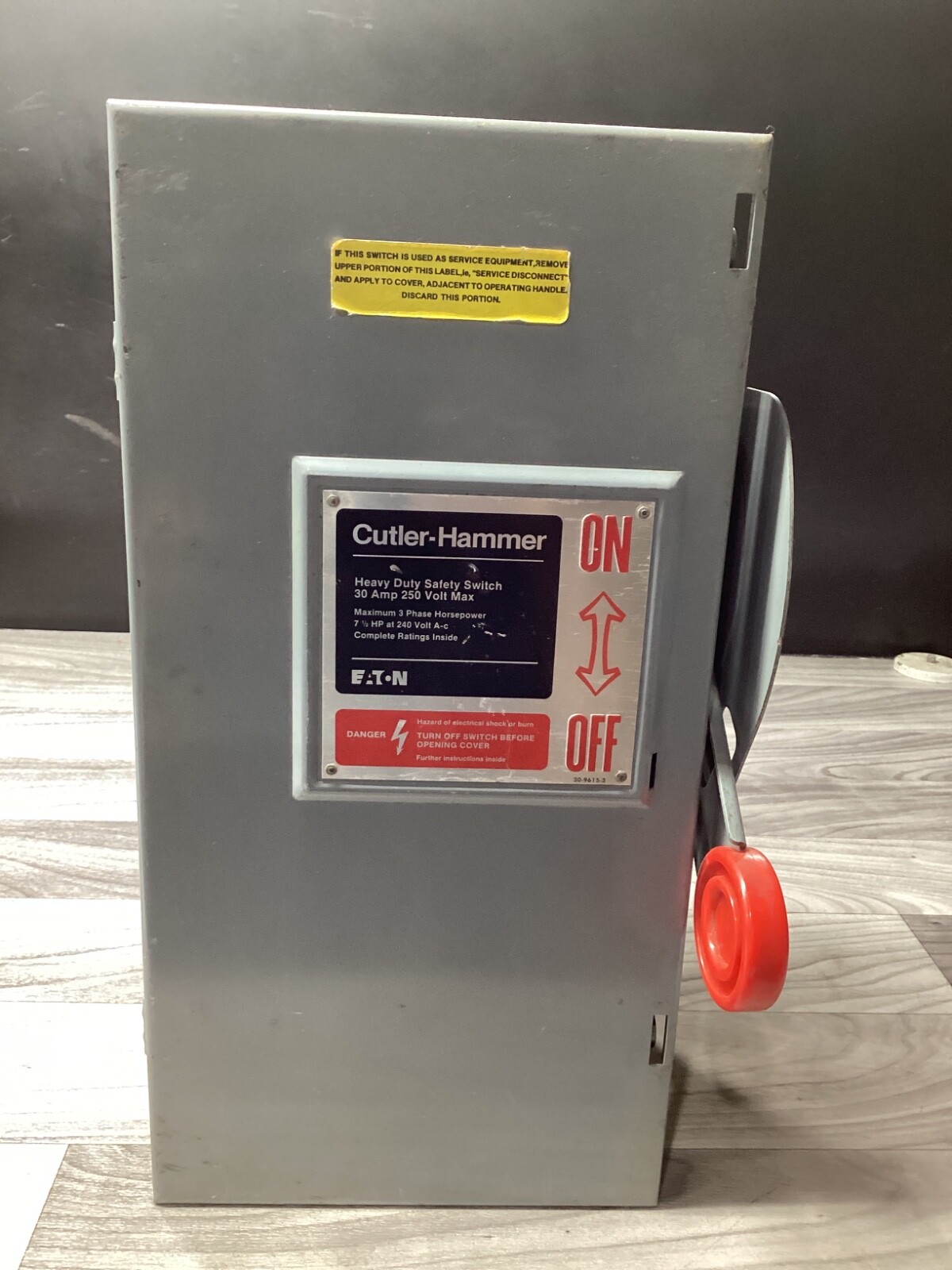 CUTLER HAMMER DH321NGK 30A HEAVY DUTY SAFETY SWITCH #108D81PR5*CO