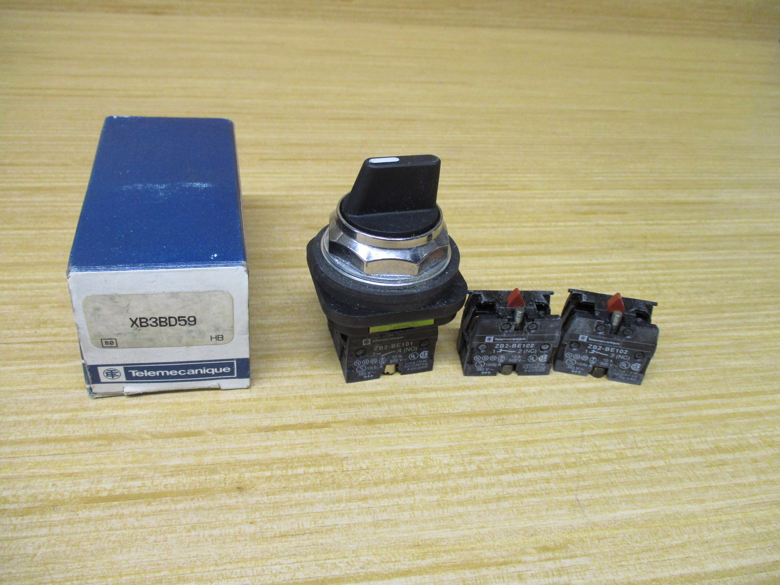Telemecanique XB3BF59 Schneider Selector Switch