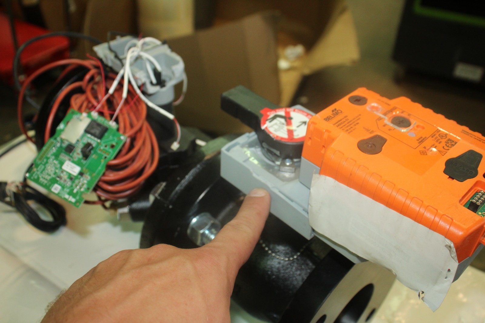 Belimo EV300SU-180 Valve w/ Actuators AKRX24 AKMA0 DAMAGED