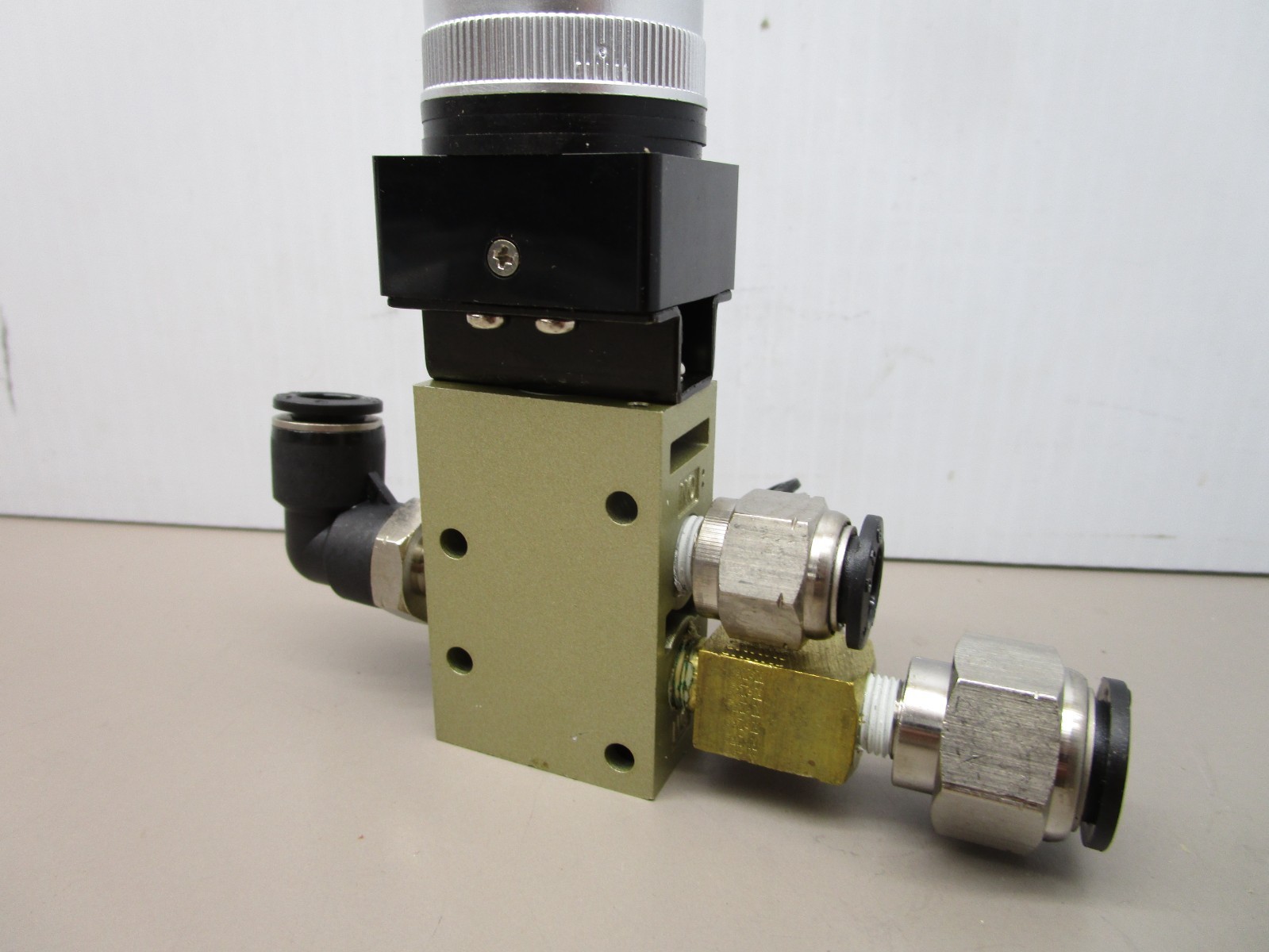 TPC UDM230-01S Switched Pneumatic Valve Assembly 1/8″ Ports with fittings
