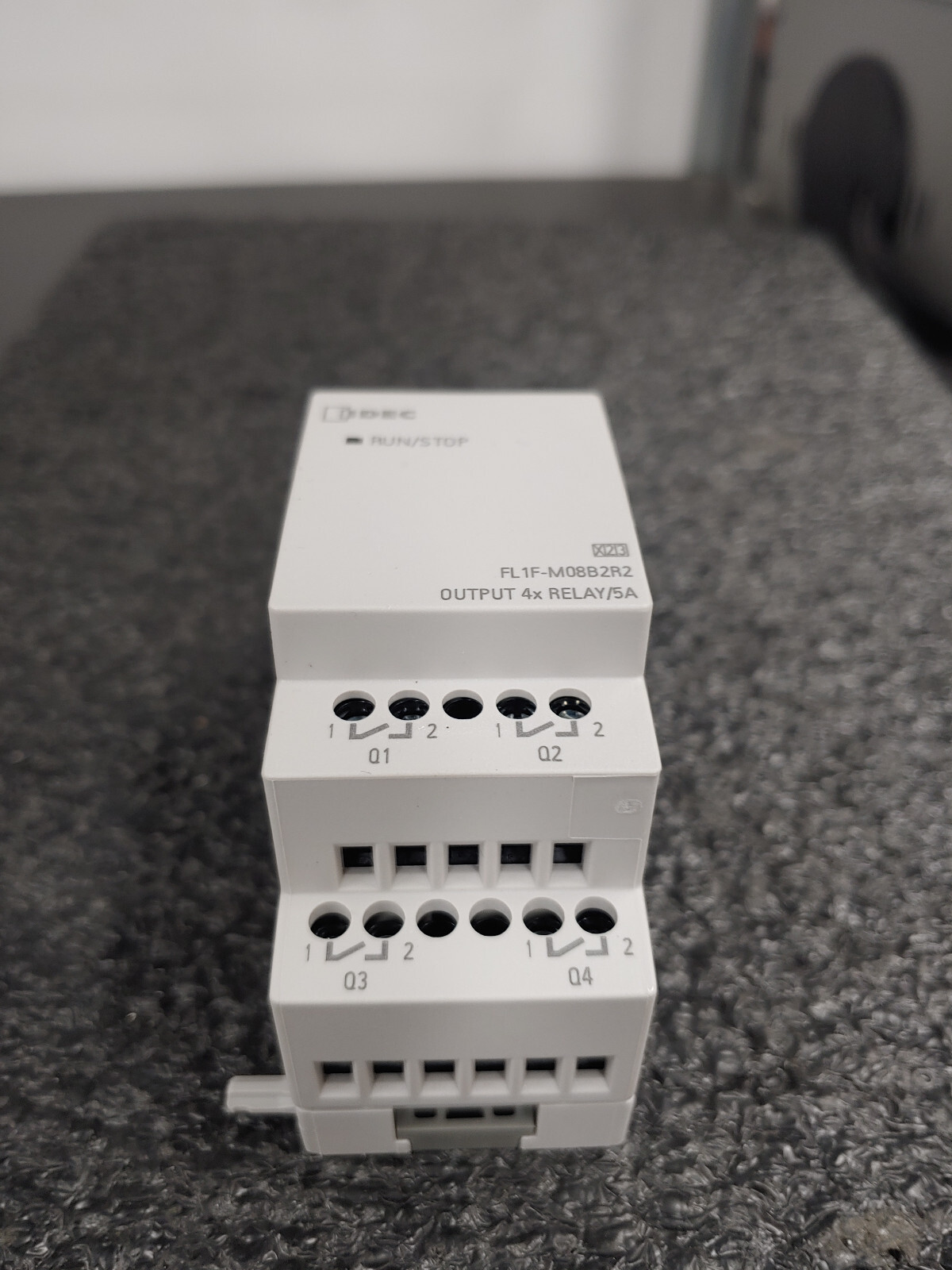 IDEC FL1F-M08B2R2 FL1F SmartRelay 4in 4out 12-24VDC Expansion Module