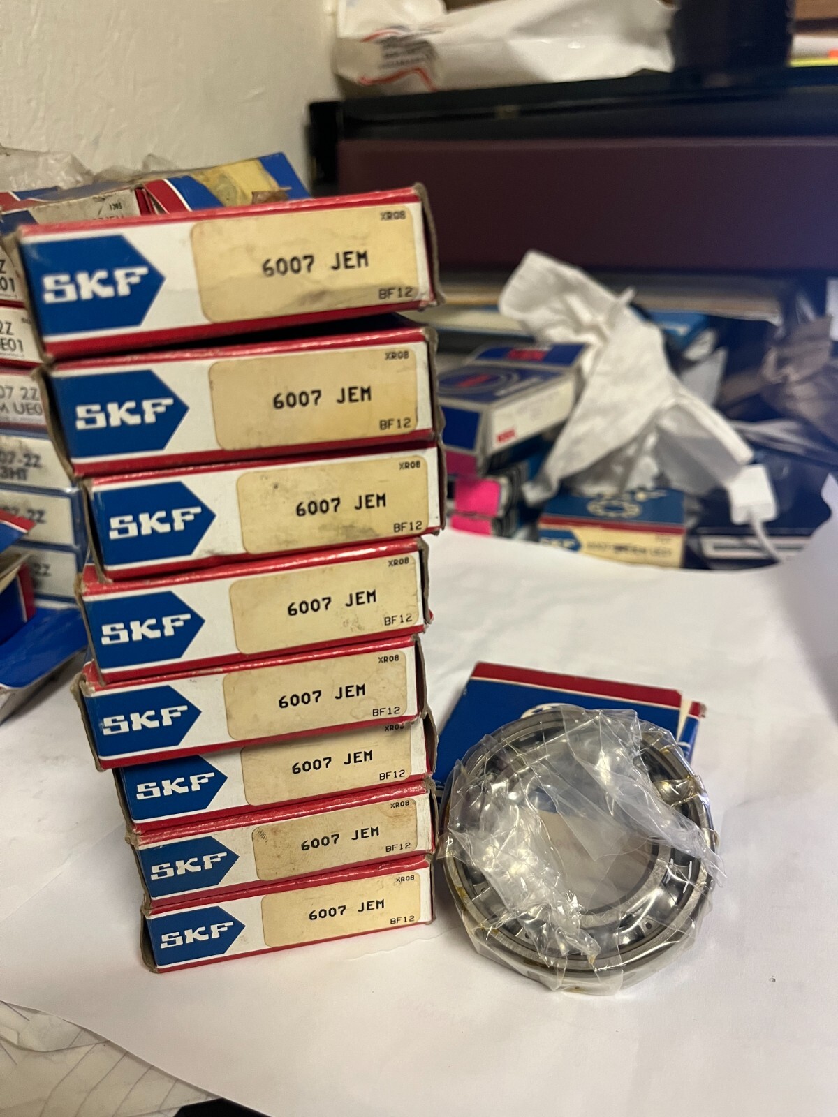 New Genuine SKF 6007 JEM Deep Groove (Radial) Ball Bearing, 35mm x 62mm x 14mm