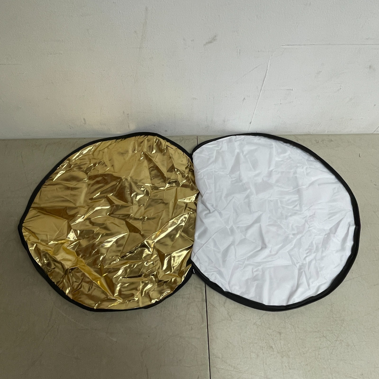 Etekcity24″ 5-in-1 Collapsible Photography Reflector Kit Silver/Gold/White/Black