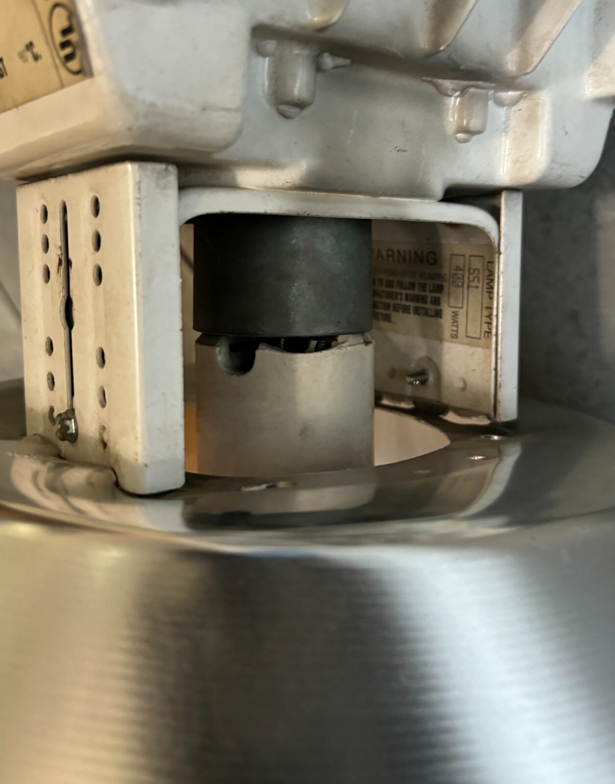 Day-Brite Lighting HB0400SMT Fixture Fitting with HID AA16 Fixture Fitting