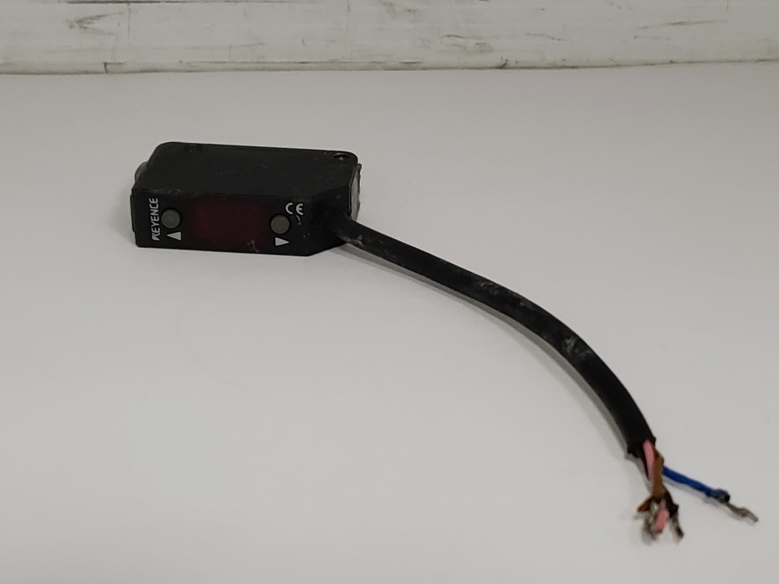 KEYENCE PZ-V12P PHOTOELECTRIC SENSOR REFLECTIVE PNP 12-24VDC