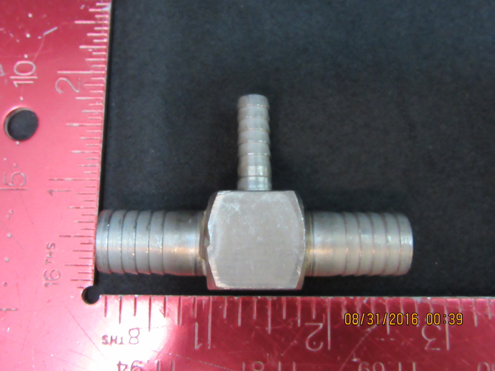 THOGUS 4HFN8 Barbed Reducing Tee