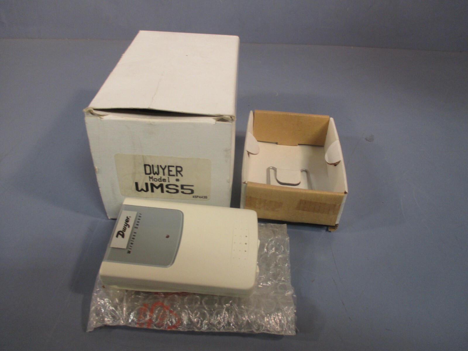 Dwyer Model WMS Wireless Temperature Monitor WMS5 45P4439