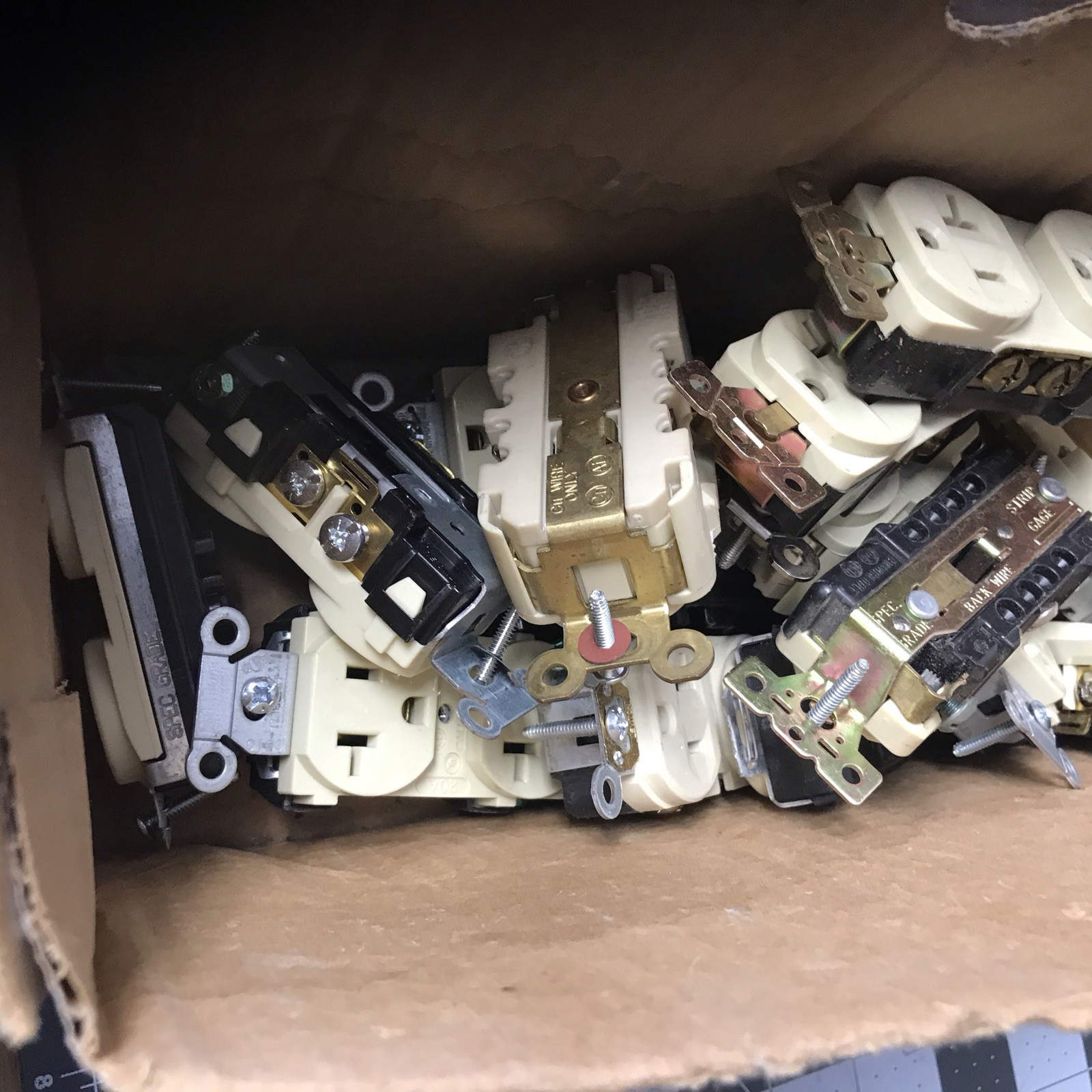 RECEPTACLE,DUPLEX , 125V, 20A Lot Of 15 (LA54D)