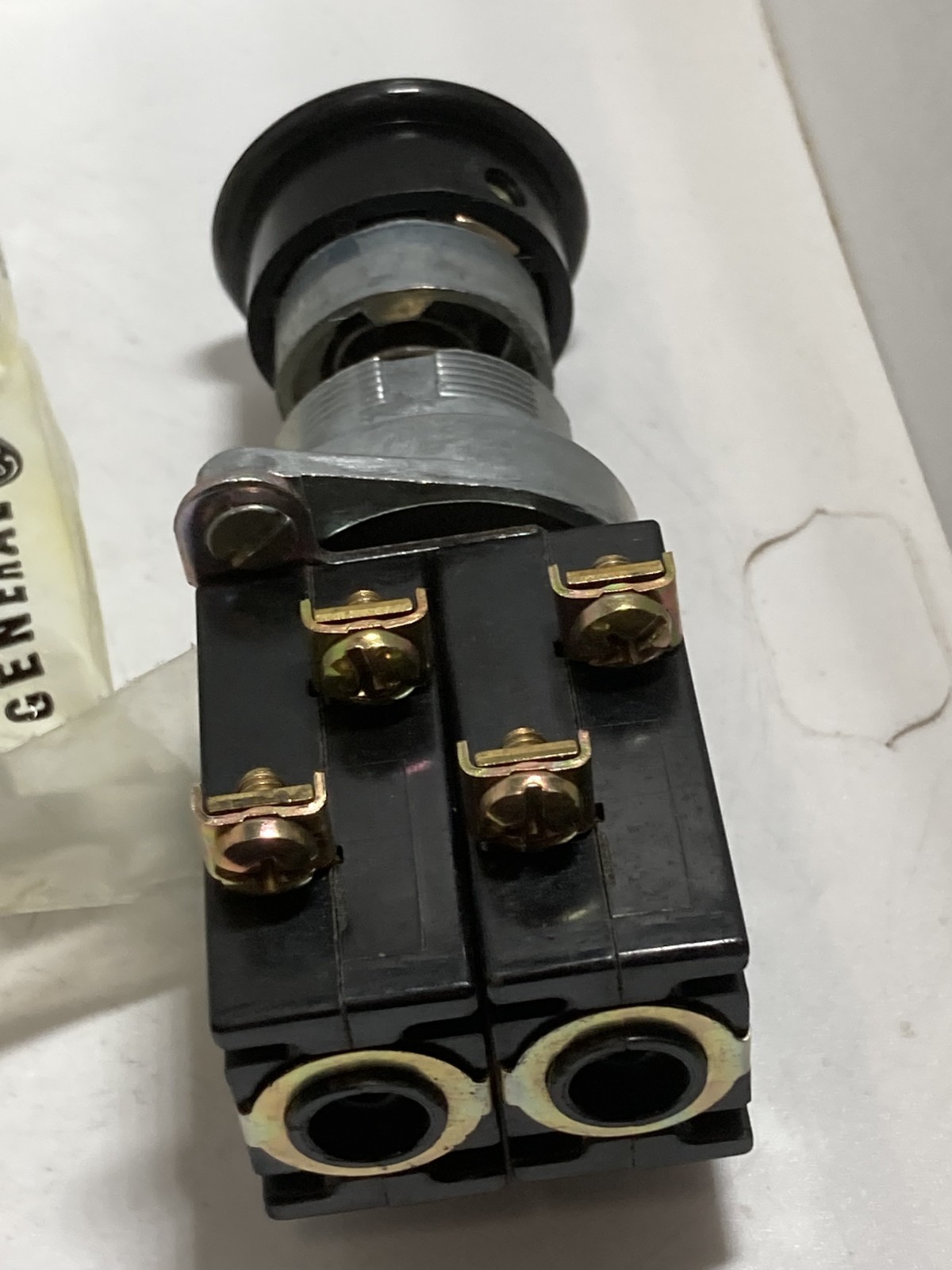 GE CR2940UK203B PUSHBUTTON BLACK 2NO/2NC 600VAC NIB