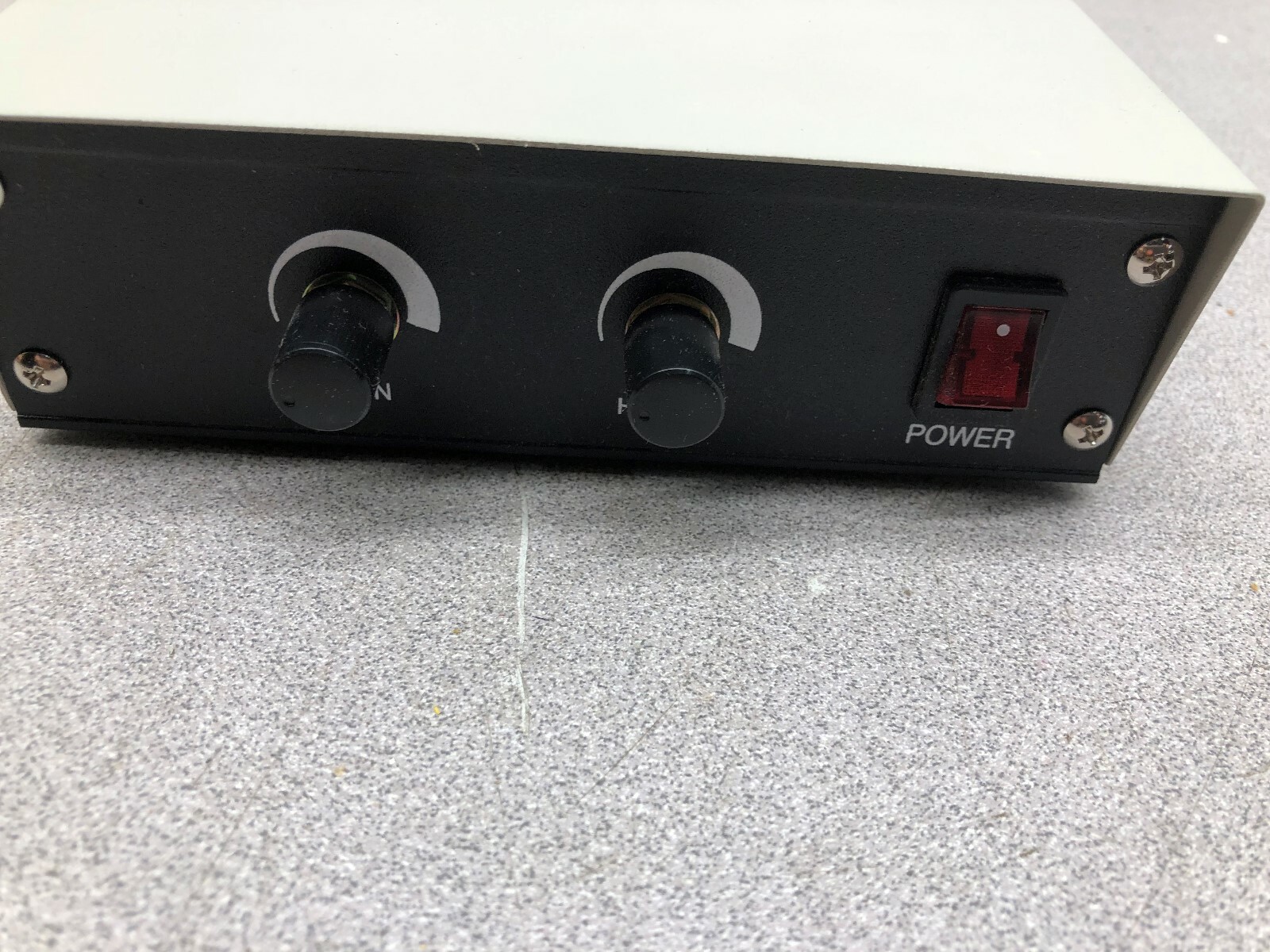 NEW IN BOX DEFENDER 115 VAC VIDEO AMPLIFIER 82-8870