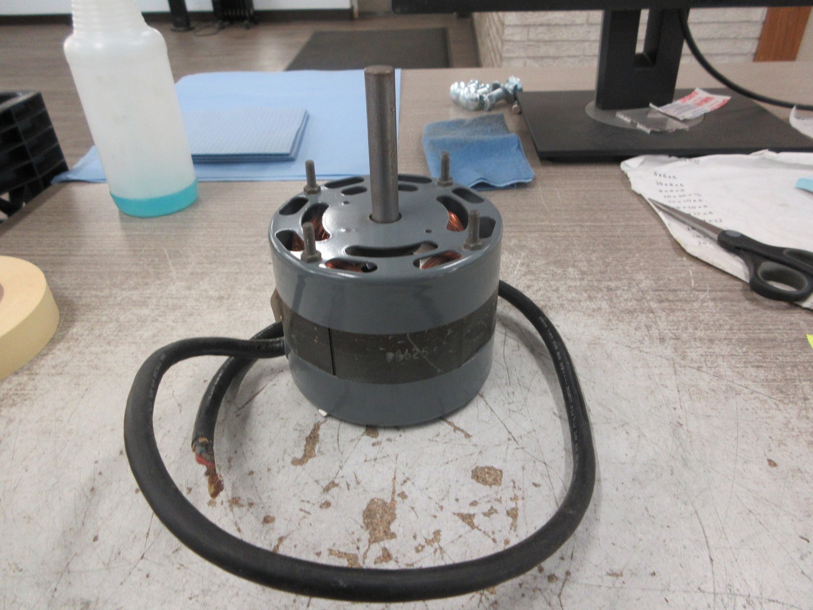 Dayton Motor 4M222 1/11HP 1500RPM(3spd) 115V 3.4A 60Hz Used