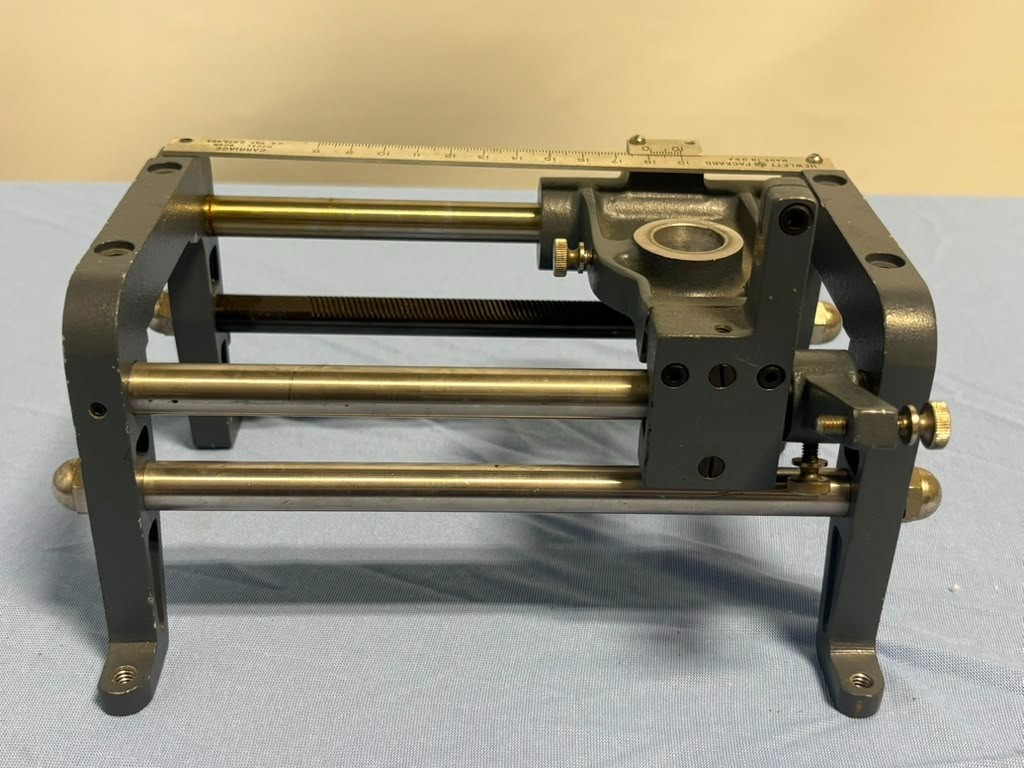 HP Hewlett Packard Slotted Section Part w/ Carriage Probe Model 809B