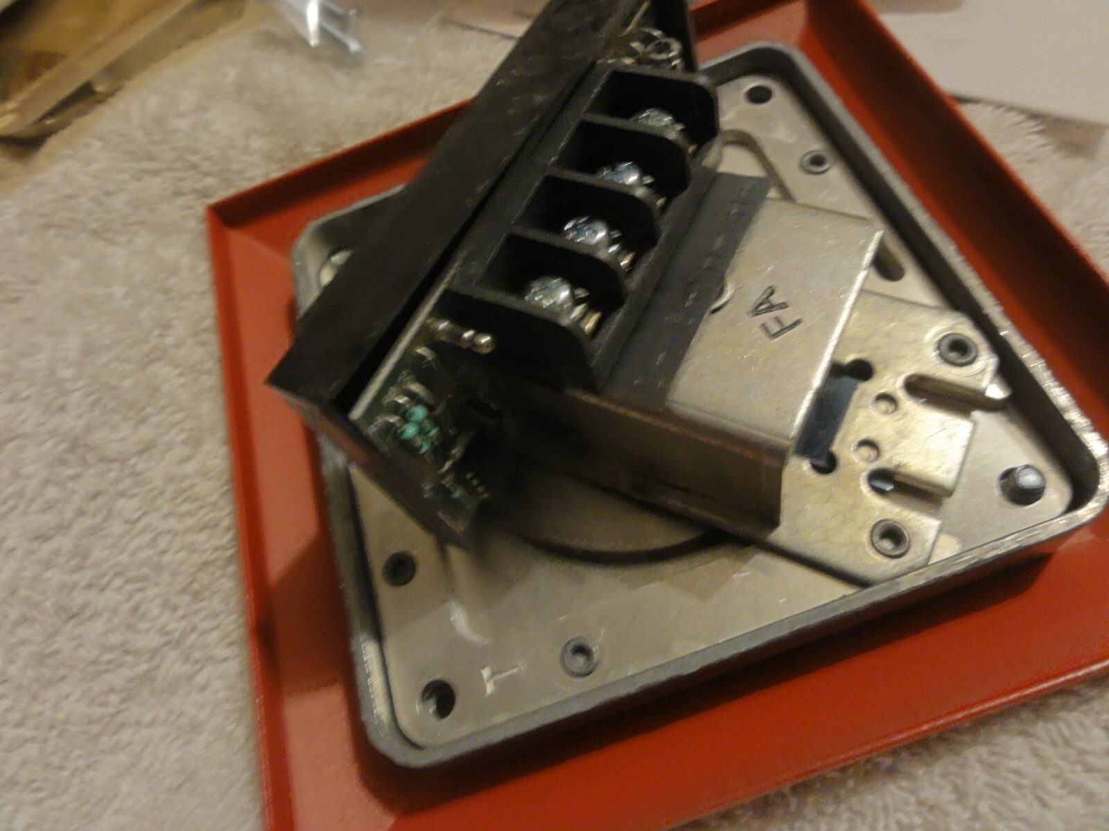 BRAND NEW FOS SIGNALING HORN FLUSH MOUNT 6223L-0-14-24-DC 6220 series RED