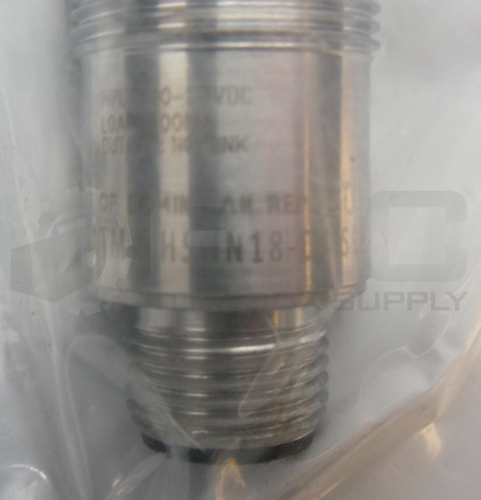 SEALED NEW ALLEN BRADLEY 871TM-DH5NN18-D4 /A INDUCTIVE PROXMITY SENSOR 10-30VDC