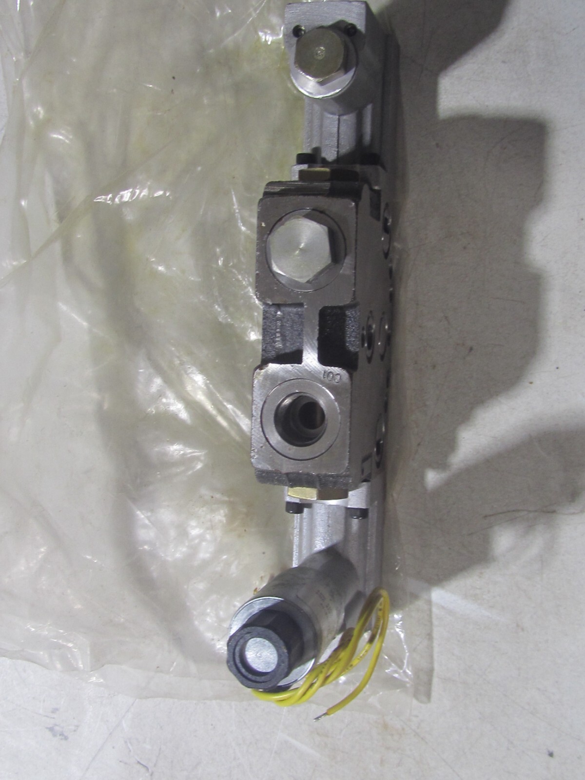 Gresen 13650060 V20 Solenoid Operated Work Section 20PC-LS-10-02-15-EPC-1-12