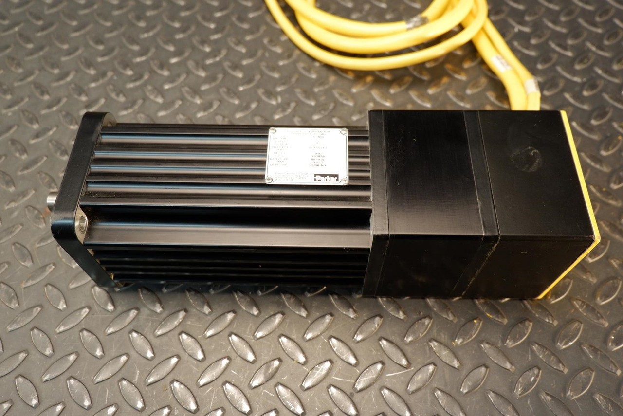 Parker Hannifin CM923KE-4021 Servo Motor 340V 14.13A 7500RPM