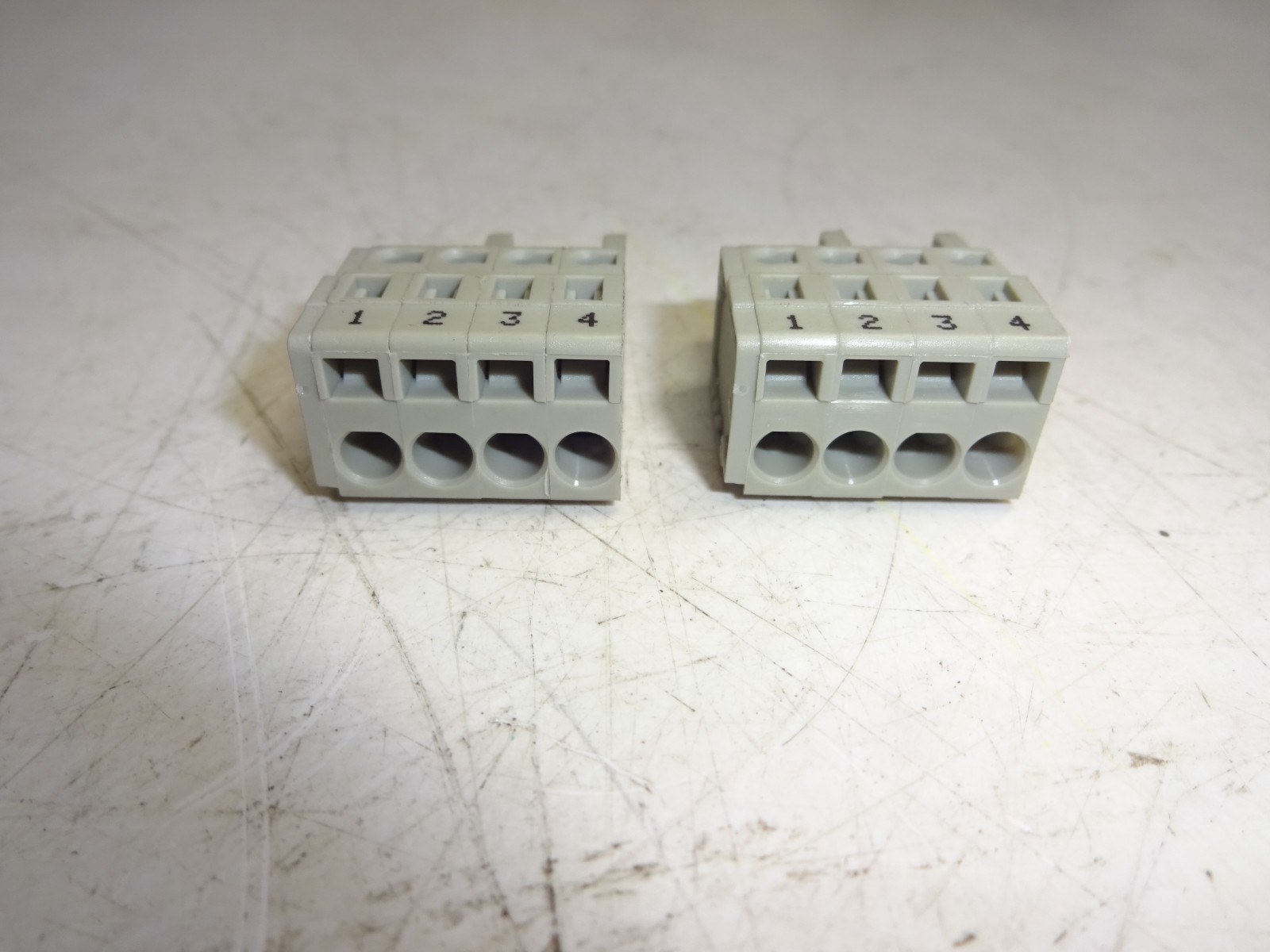 LOT OF 2 WAGO MCS 2,5 4 POLE CONNECTOR 250V