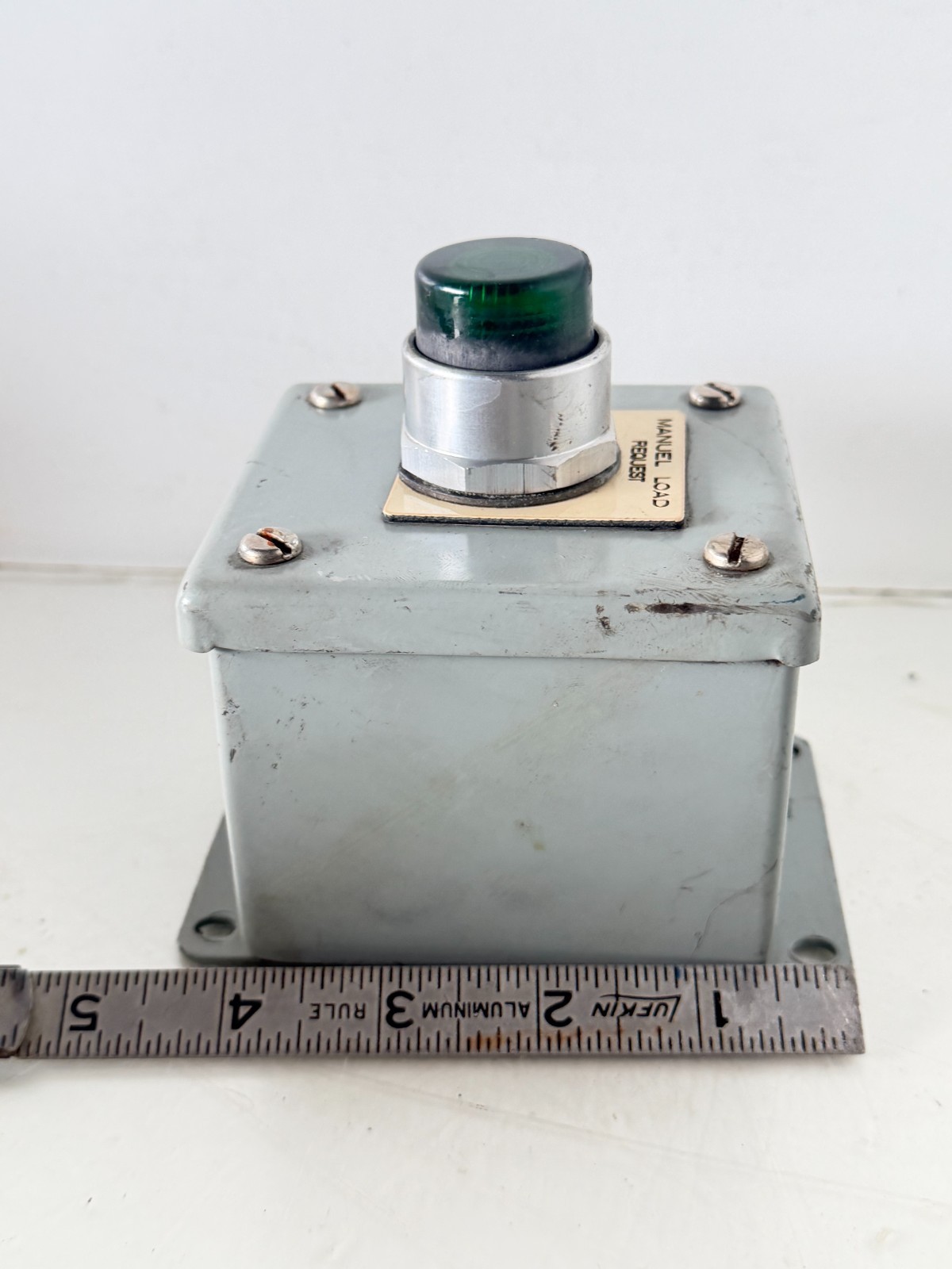 Industrial push button switch with box (RB4)