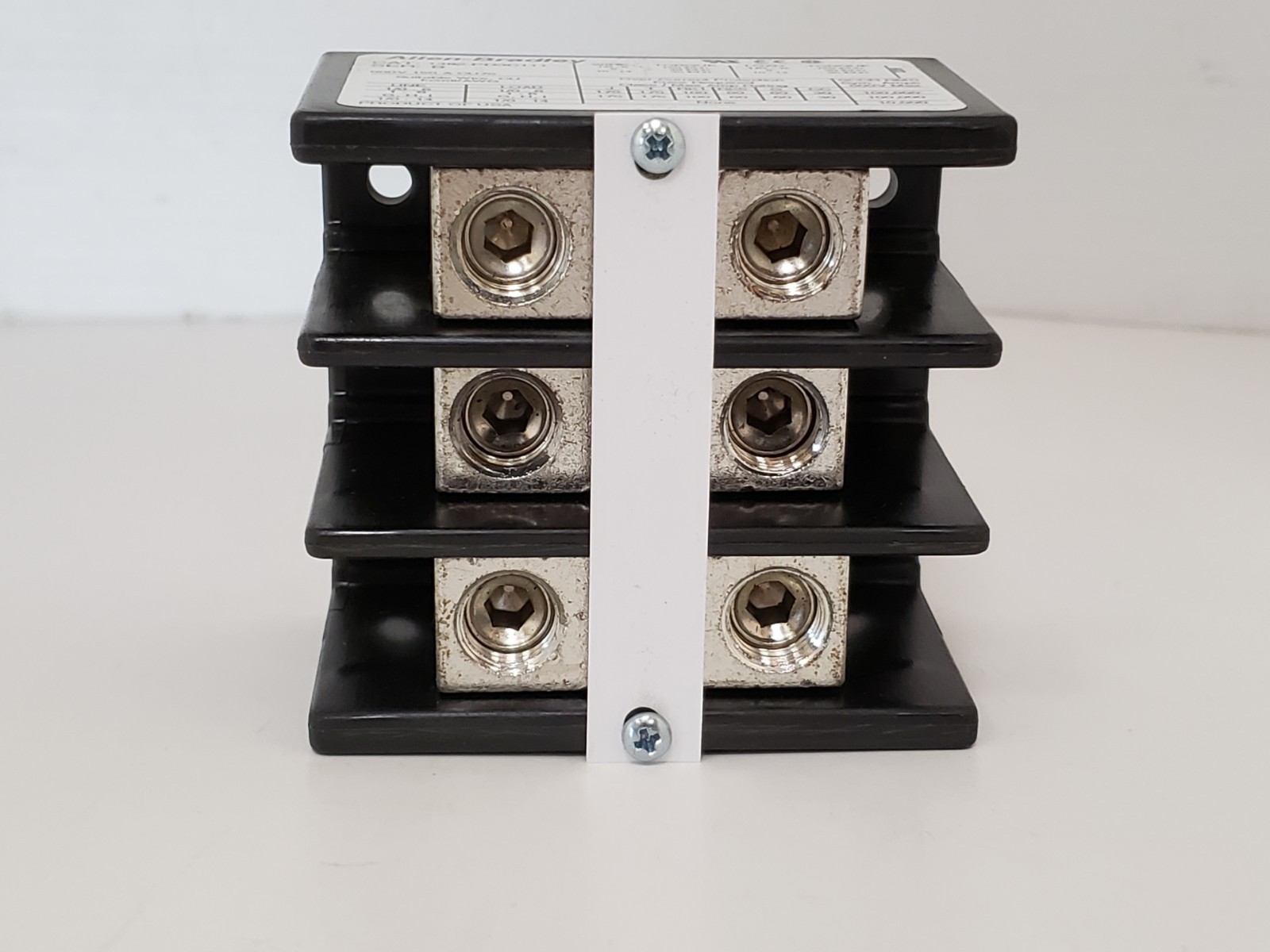 ALLEN BRADLEY 1492-PD3C111 POWER DISTRIBUTION BLOCK 3 POLE 600V 150A SER B NIB