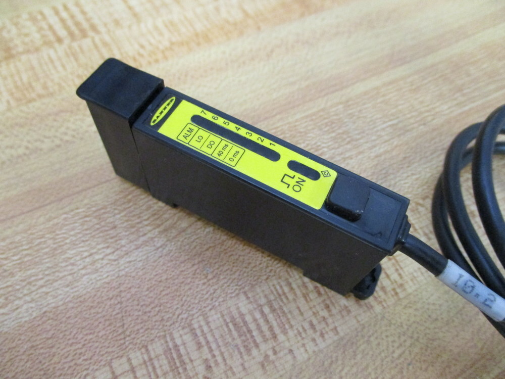 Banner D12EP6FP D12 Expert Fiber Optic Sensor 41965 2 ft+3 in L Cable