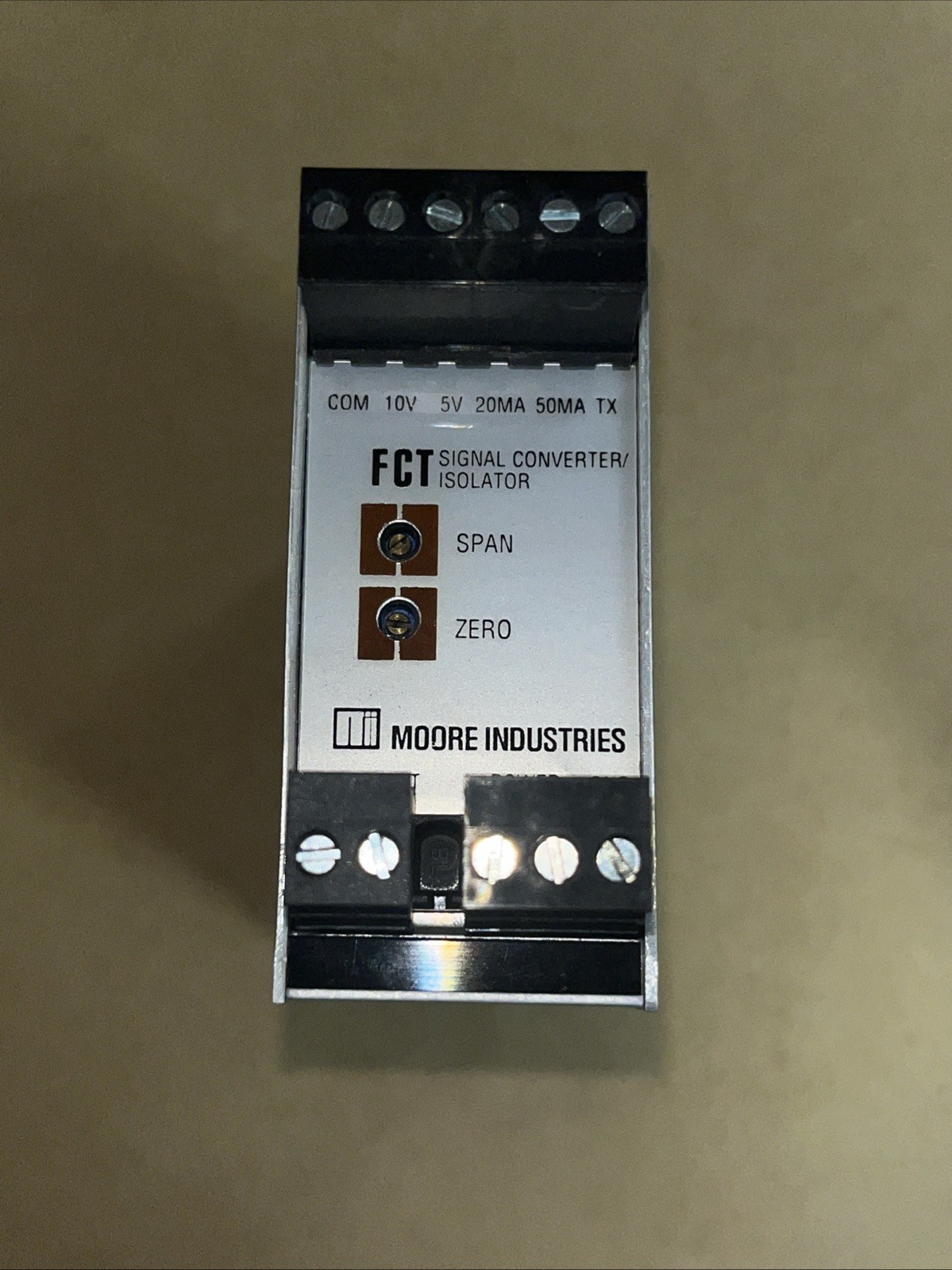 MOORE INDUSTRIES FCT/PRG/PRG/U SIGNAL CONVERTER/ISOLATOR 1-5V 4-20MA New