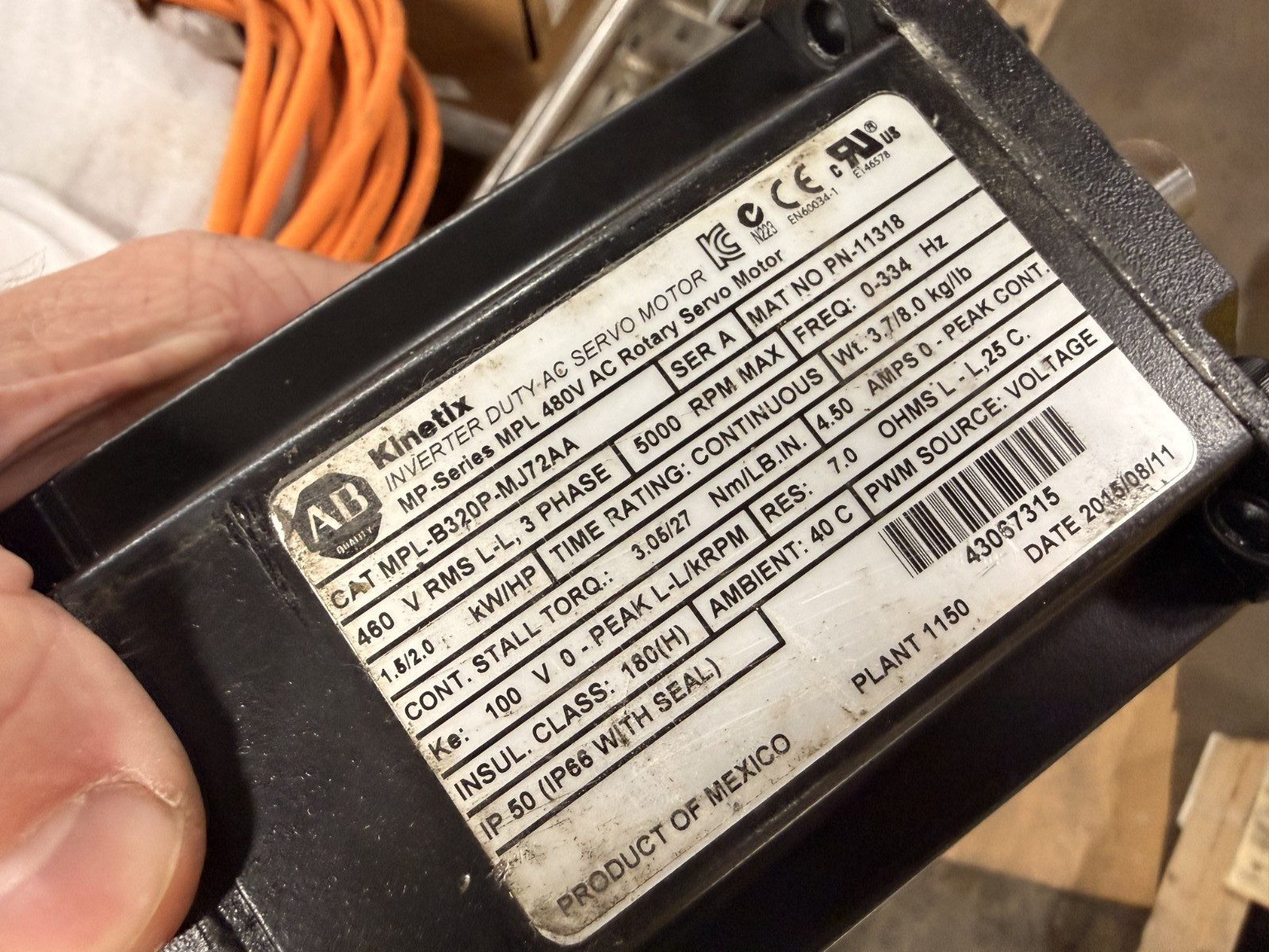 Allen Bradley Inverter Duty AC Servo Motor 2HP 460VAC MP Ser. MPL-B320P-MJ72AA