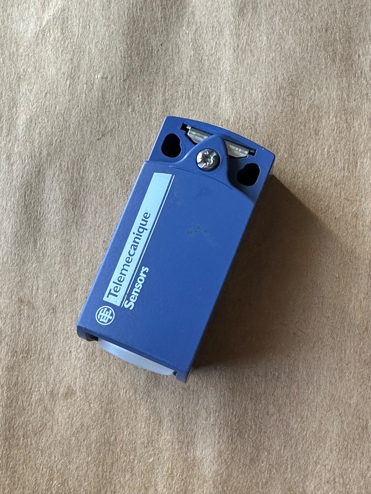 NEW TELEMECANIQUE SENSORS ZCD21 LIMIT SWITCH 500V 3A