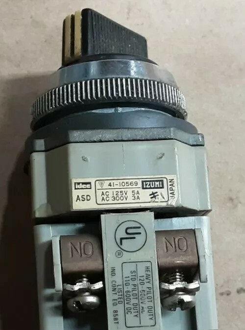 Idec ASN 41-10569 Selector Switch ASN4110569 #2015J6