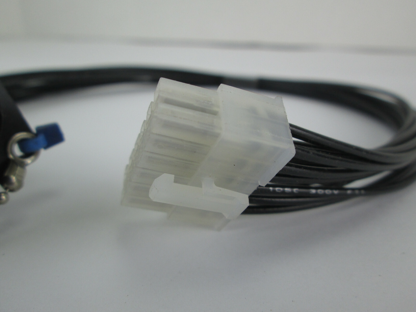 New Cable Assembly 710309.1 Tyco 206036-4 1209 Connector Plug w Cap