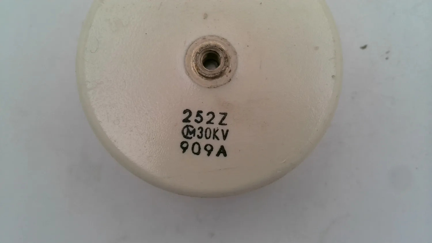252Z HIGH VOLTAGE CERAMIC DOORKNOB CAPACITOR
