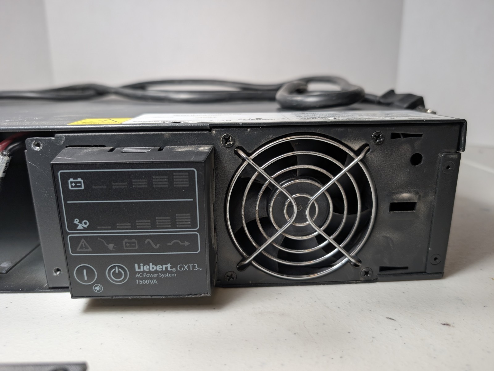 Liebert vertiv Emerson GXT3-1500RT120 UPS System No Batteries/Cage