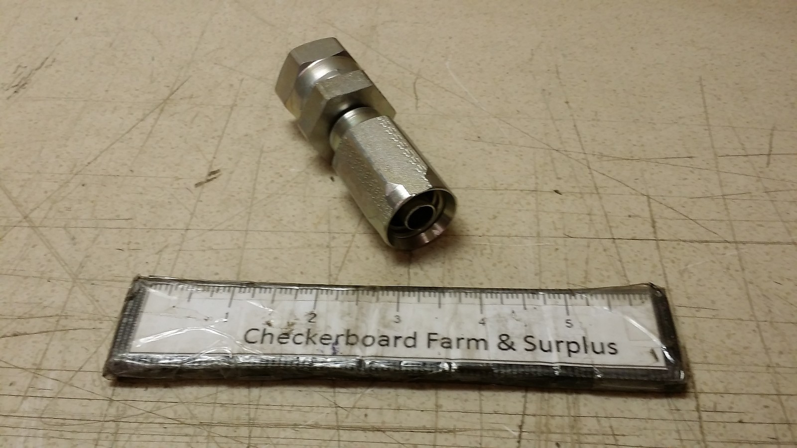 NOS Parker Field Attachable Fitting 20630-12-8 1/2″ Swivel 30 Series Female