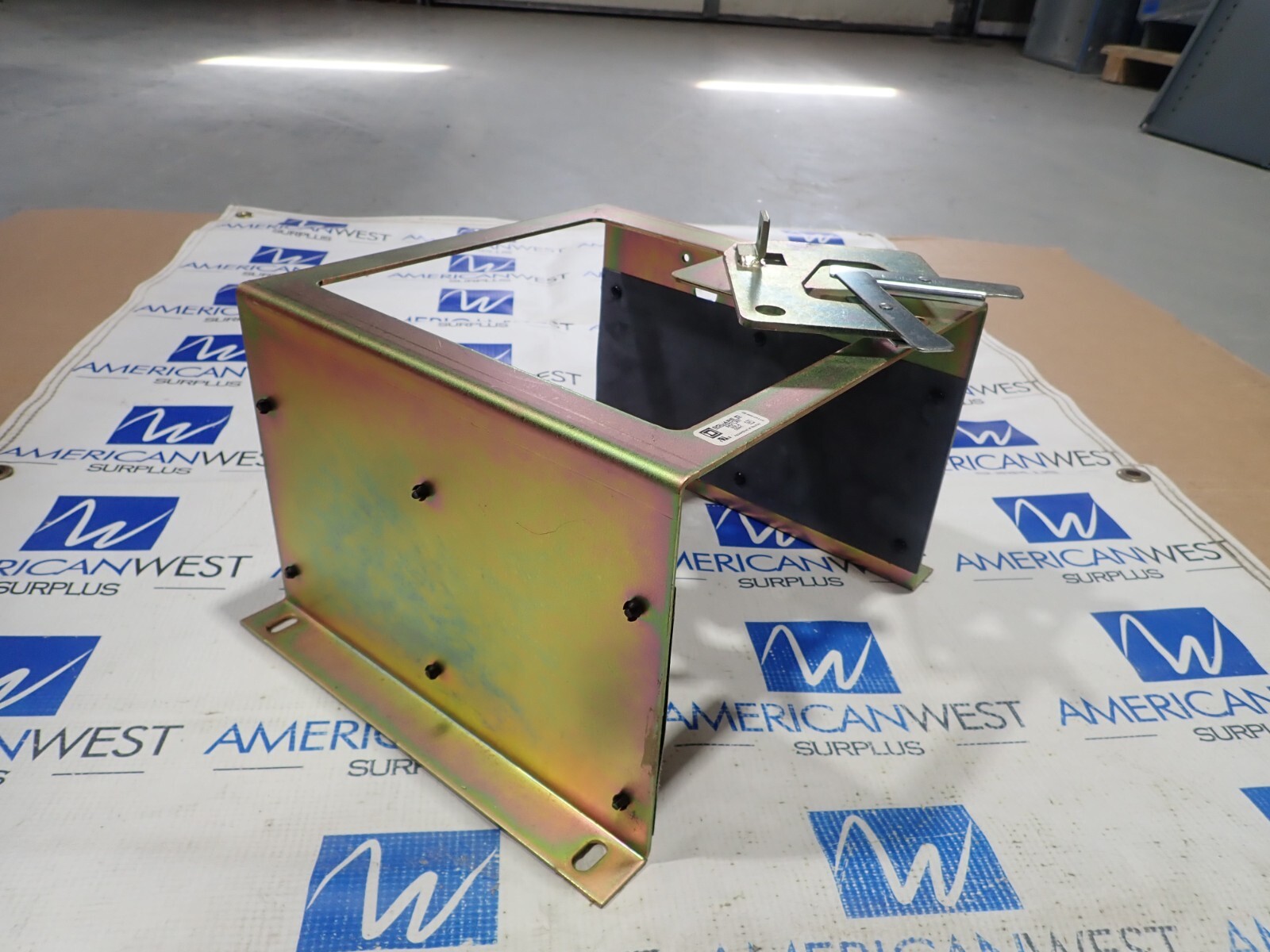 New Square D 9421LW4 PowerPact M & P Thru Door Mechanism 9421LHP8