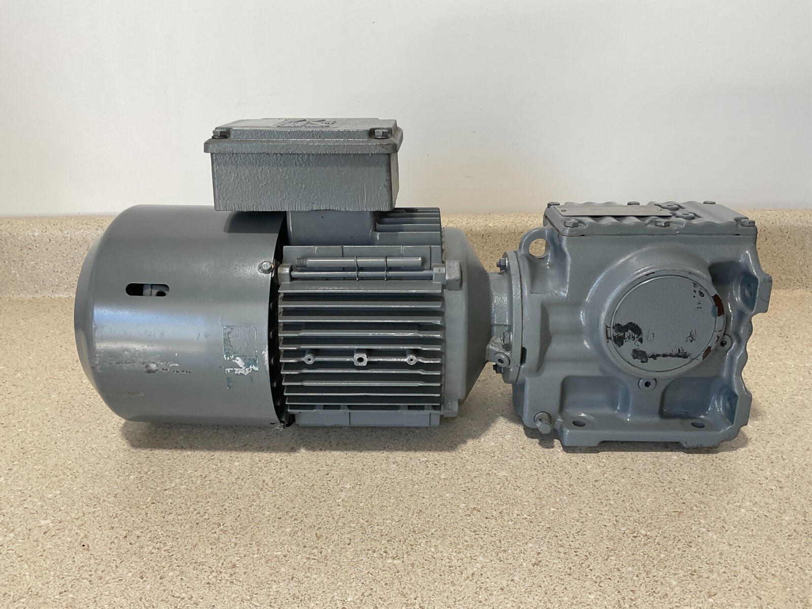 Sew Eurodrive DFT90L4/2BMG2HR 1.5/2.5HP S57A 47.32Ratio NEW