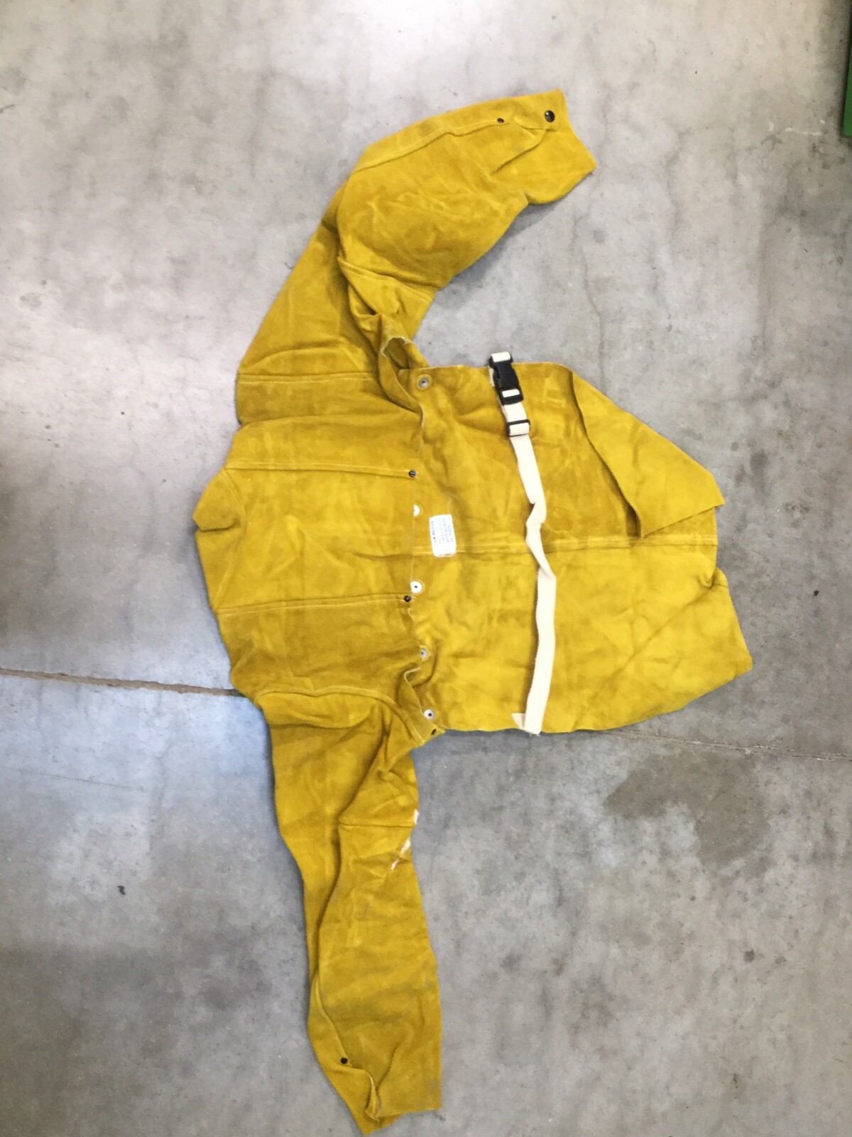 Tillman 3221-20L Large Split Cowhide Cape Sleeve & Bib 322120