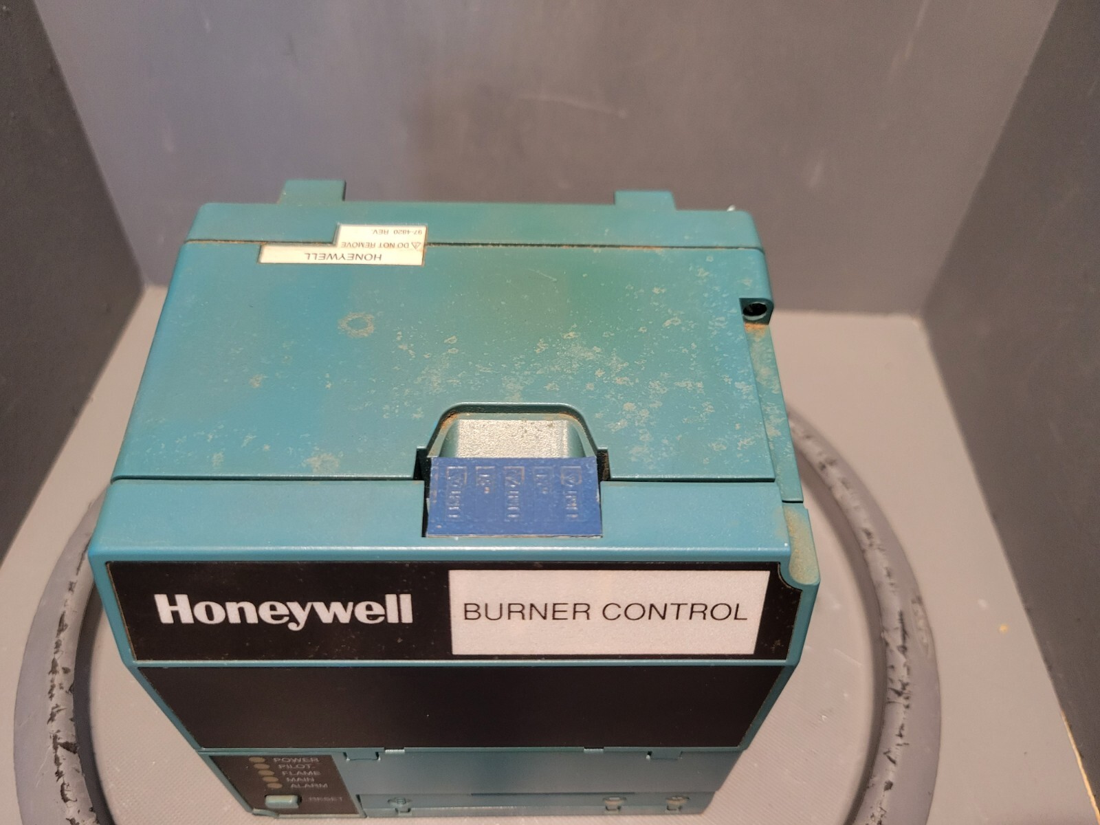 Honeywell Ultraviolet Flame Amplifier, BROKEN RESET, RM7890 A 1015