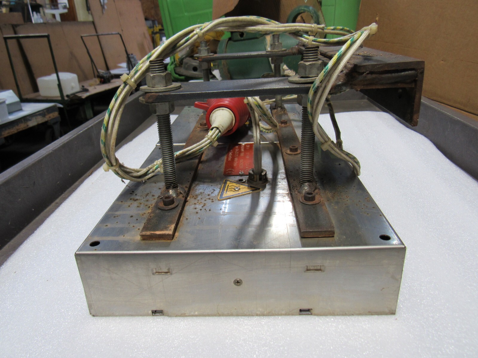 KRELUS IR HEATER CH-5042 G14-25-25 1.7KW 230V MINI/5MM 7.4A – USED