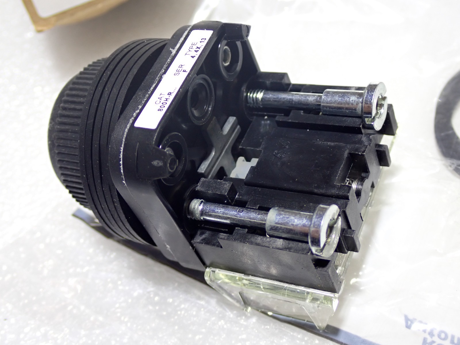 800T-R2A SER F Allen Bradley PUSH BUTTON NEW