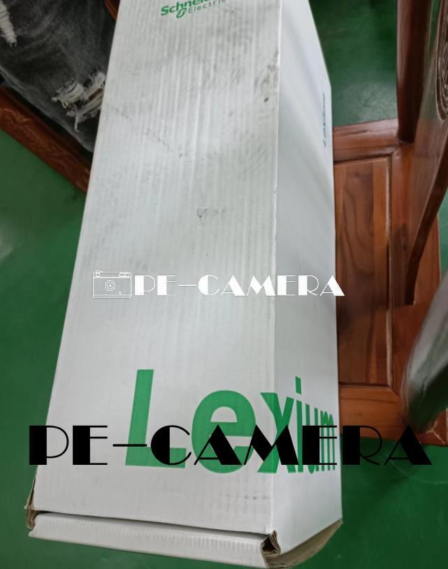 1PCS NEW SH32051P02A2000 SH205/30360/0/0/00/00/00/10/00 SHIP FedEx