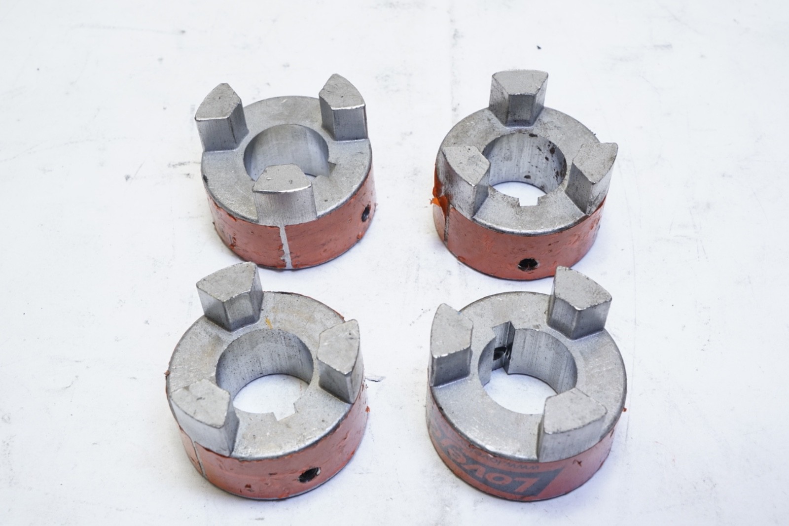 Lot of 4 Lovejoy 68514410692 Jaw Coupling Hub 7/8″ Bore KW L-075 .875 Ships FREE