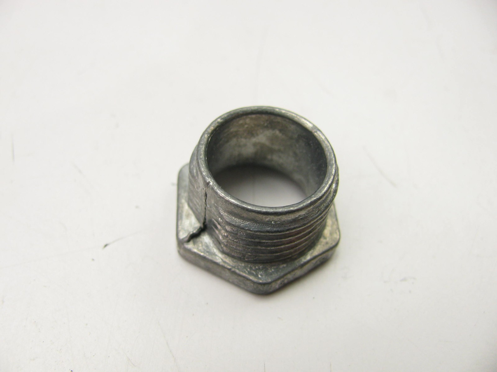 (22) Sigma Electric 49202 1/2″ Die Cast Zinc Threaded Nipple Conduit Fitting