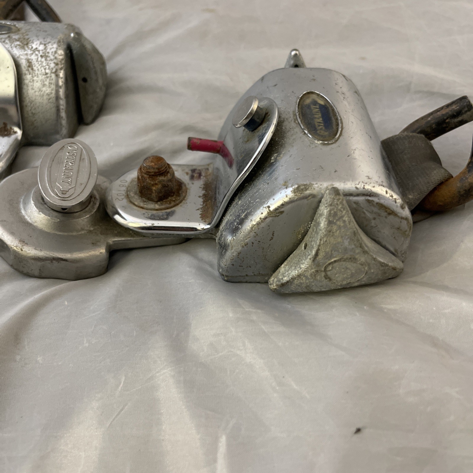 Q’straint QRT-1 DLX Securement Wheelchair Retractor W/ Slide N Click 2 Pieces