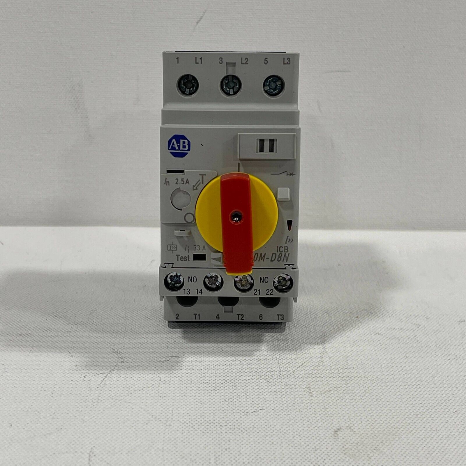 Allen Bradley 140M-D8N-B25 Circuit Breaker Motor Protection Breaker 2.5A