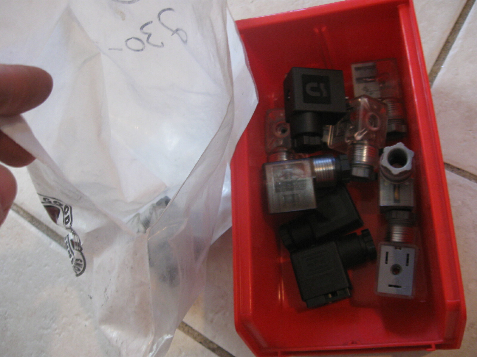 NEW LOT of 13 Canfield Ottal Solenoid Connector Plug-In Socket # 230-365