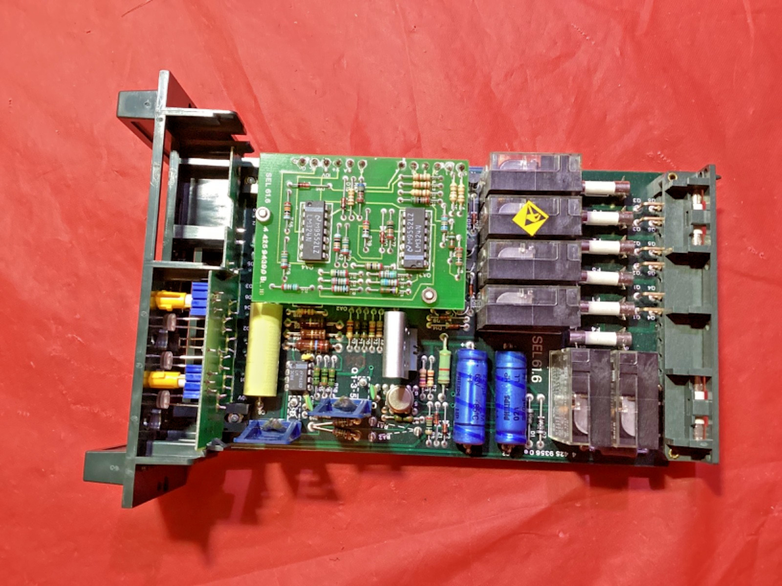 LANDIS & GYR SEL 61.6 Six Stage Step Controller