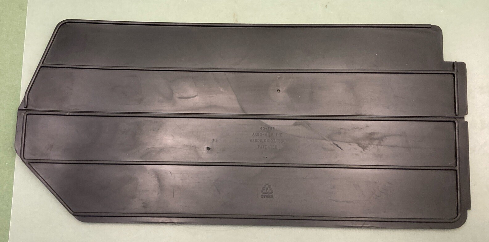 NEW AKRO-MILS 40-245 13 7/8″ x 3/16″ x 6 3/8″ Divider USIP