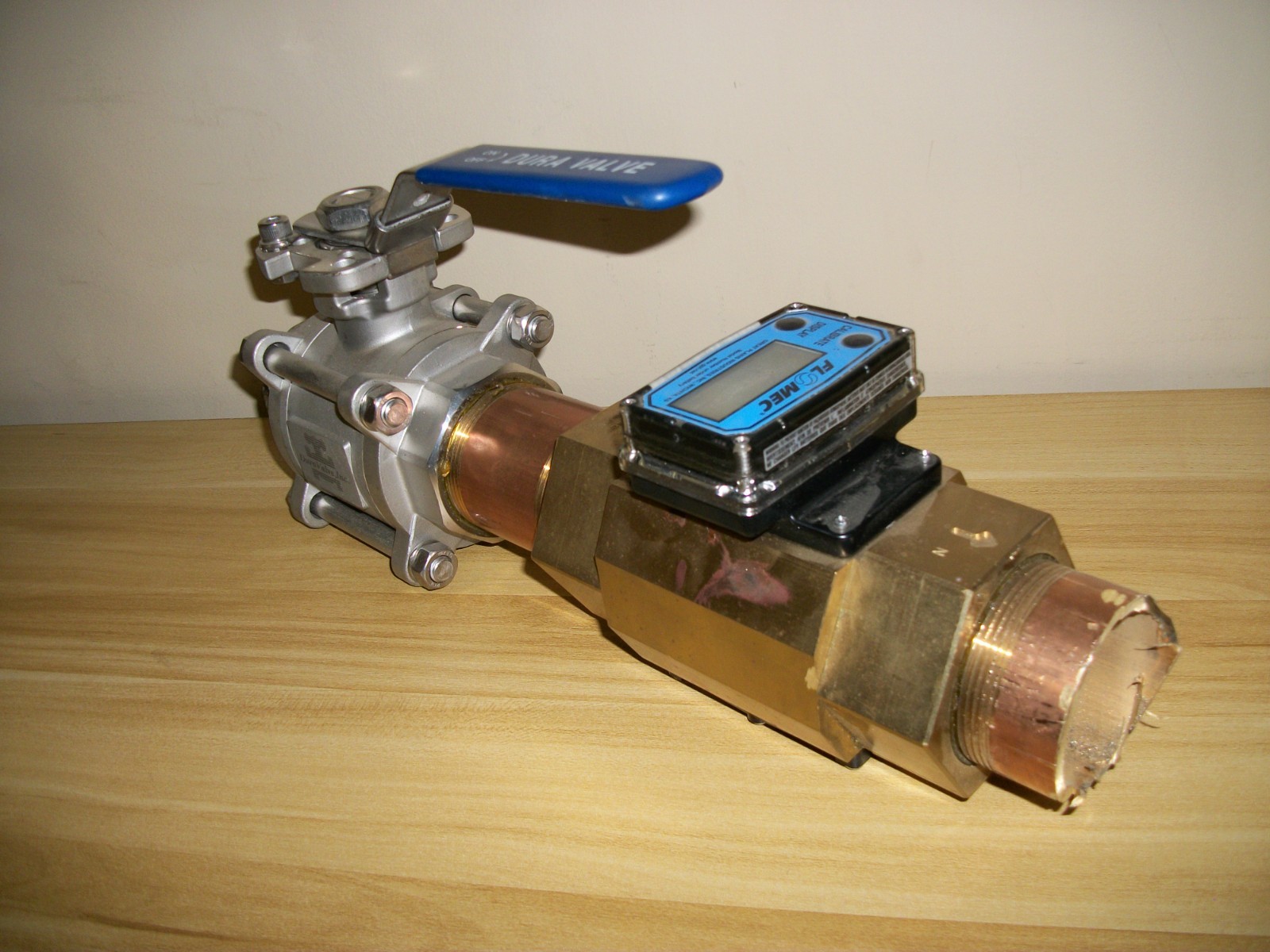 2 IN. FLOMEC ELECTRONIC DIGITAL FLOWMETER MODEL G2B20N09GMB W/DURA VALVE DM340
